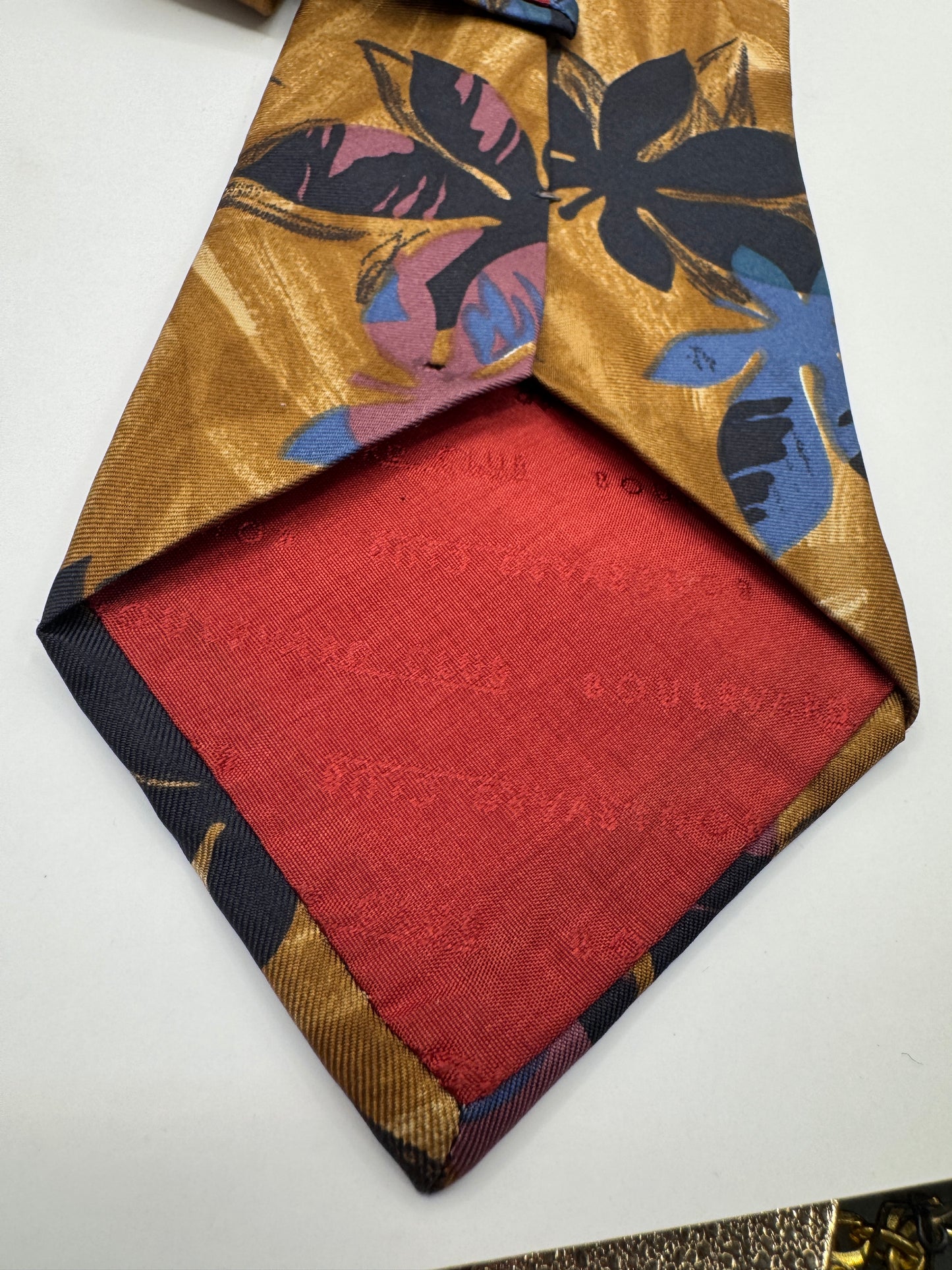 Vintage Boulevard Club Platinum Collection Silk Tie – Bold Floral, 56” x 4”