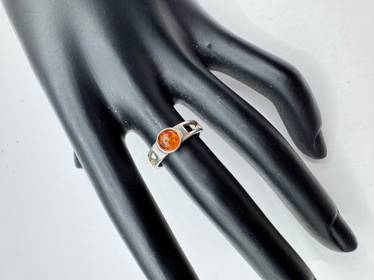 Silver 925 Round Amber Cutout Ring Size 6
