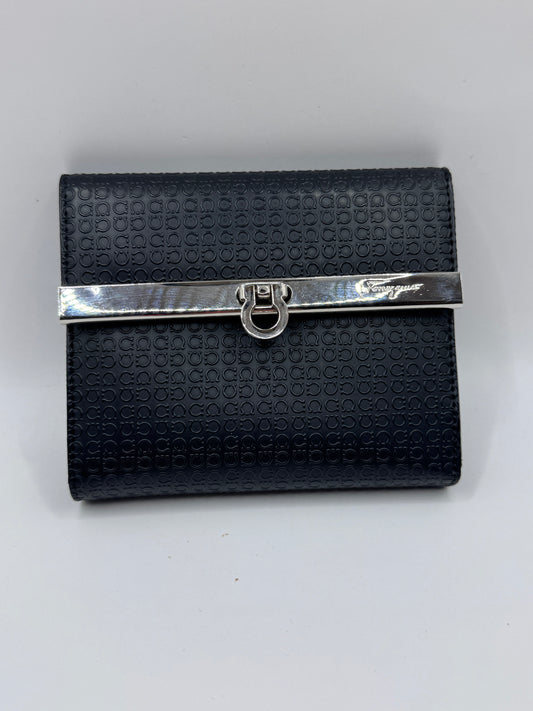 Salvatore Ferragamo Gancini Monogram Bifold Wallet – Excellent Condition