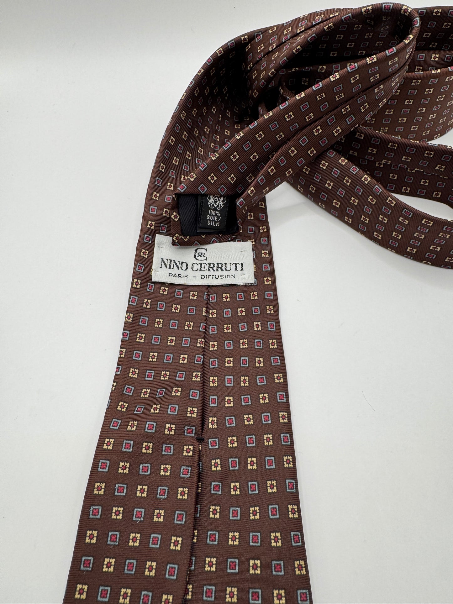 Vintage Nino Cerruti 100% Silk Tie – Brown Geometric Pattern, 57” x 3”
