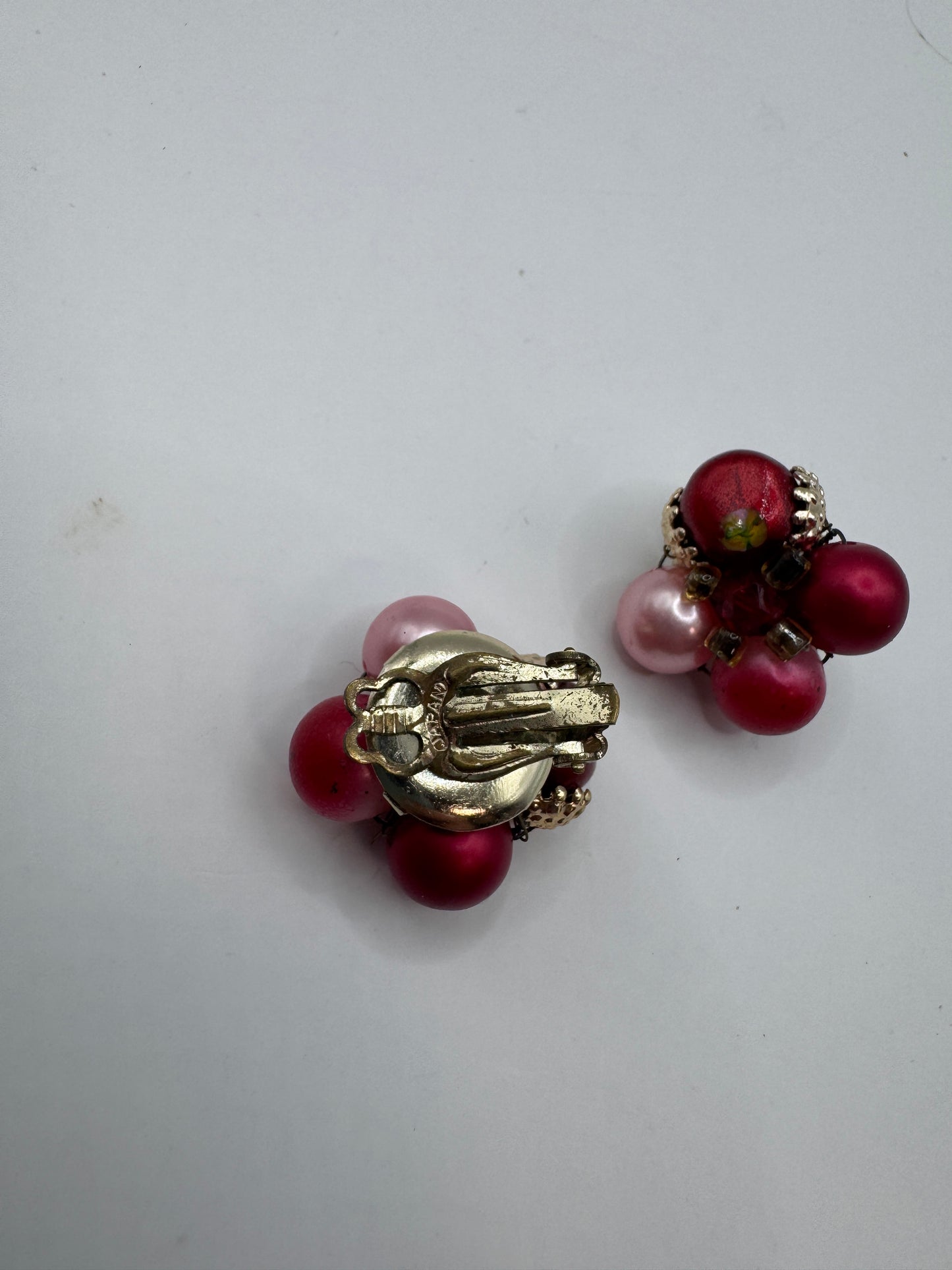 Vintage Textured Clip-On Earrings – Unique Retro Look