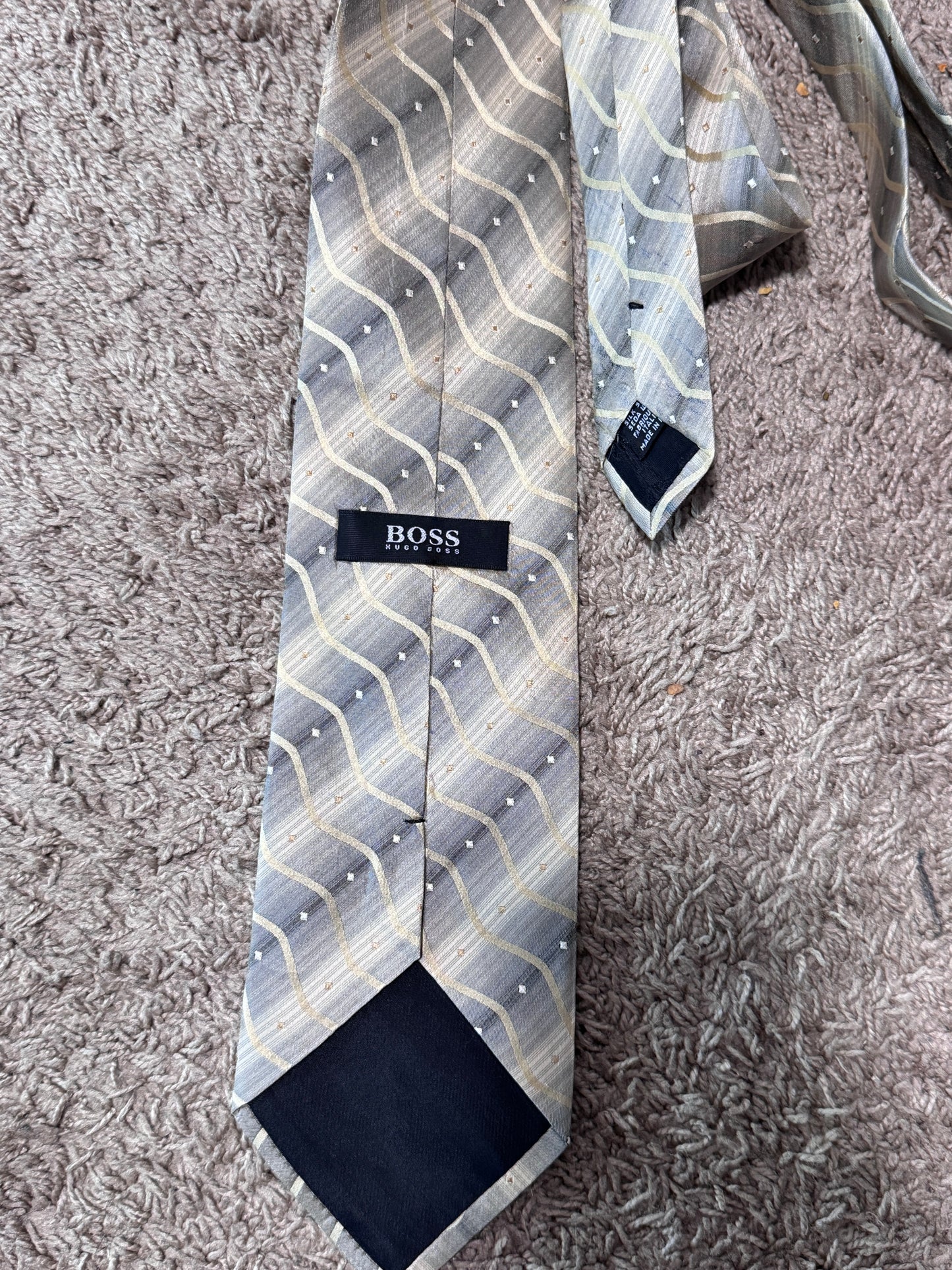 Vintage Hugo Boss 100% Silk Tie, 58” x 4” – Excellent Condition