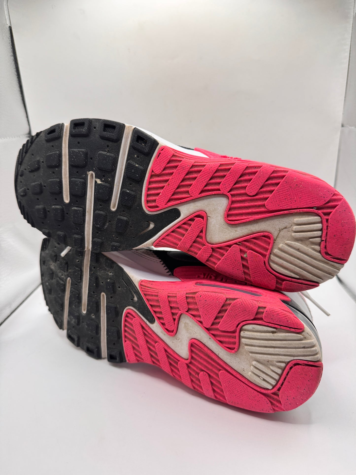 Women’s Nike Air Max Sneakers – White/Black/Pink – Size US 9 – Used