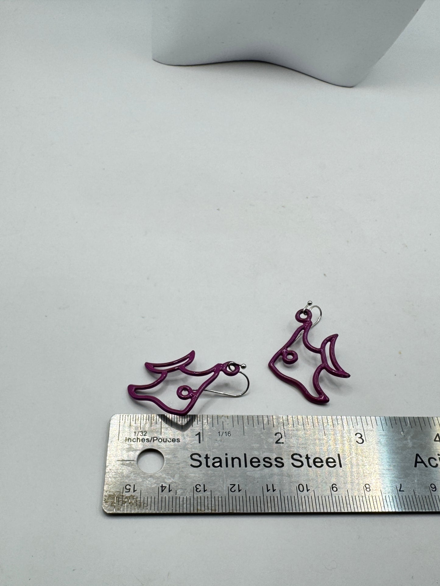 Vintage Purple Abstract Fish Earrings – Minimalist Retro Dangle Earrings