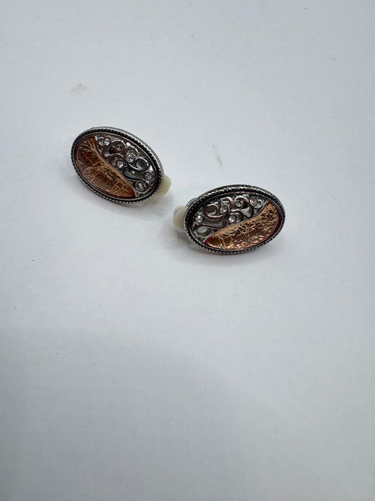 Vintage Clip Earrings – Elegant Statement Retro Jewelry