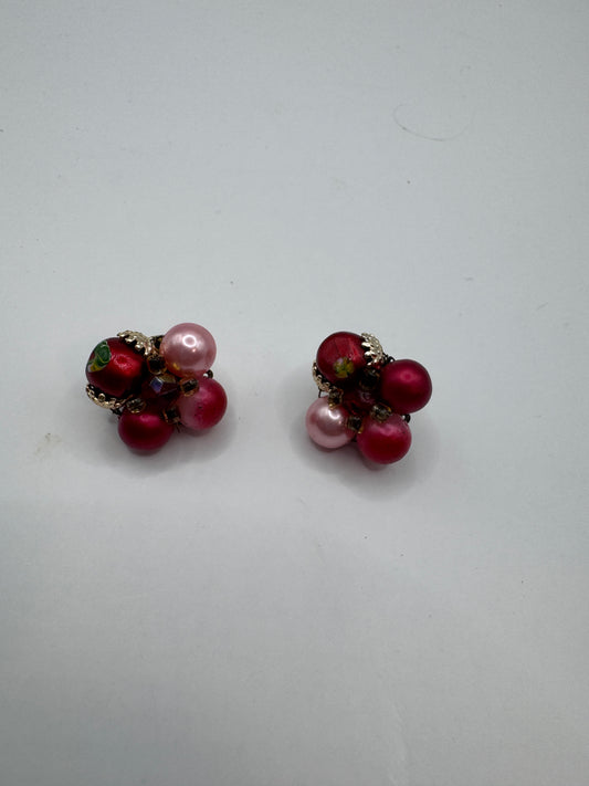 Vintage Textured Clip-On Earrings – Unique Retro Look