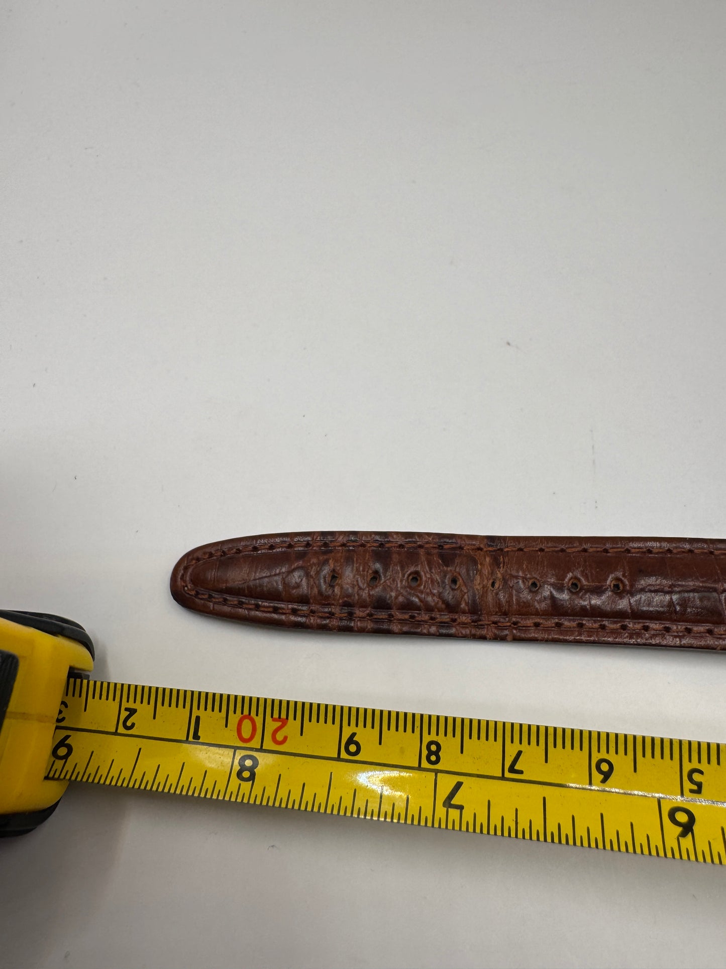 Vintage Luger Swiss Men’s Watch – Classic Design, Brown Leather Strap