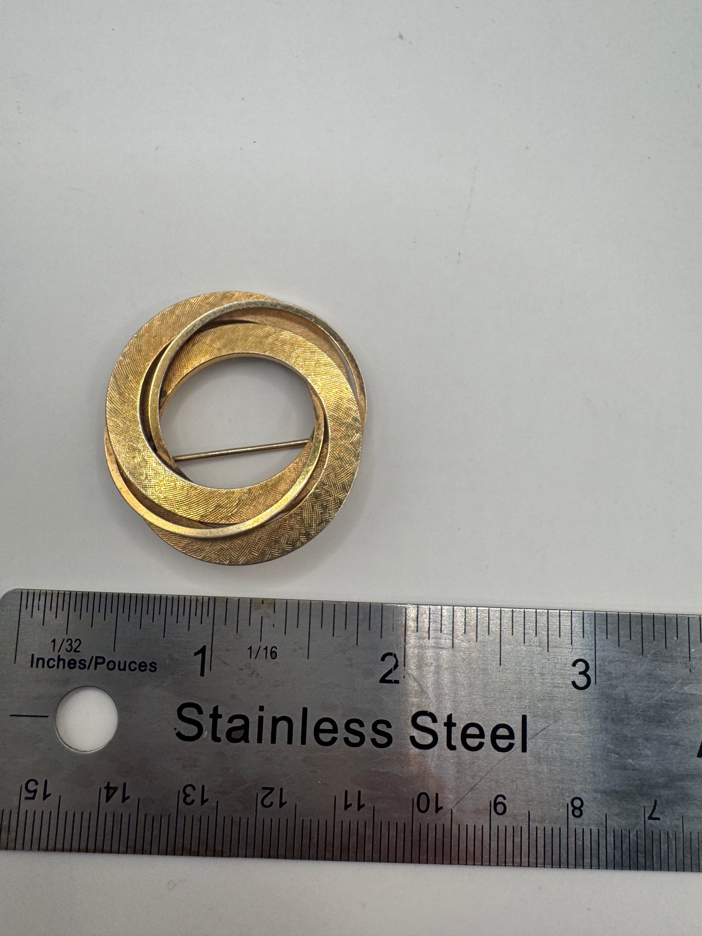 Vintage H.G. 1/20 12K Gold Filled Florentine Circle Brooch