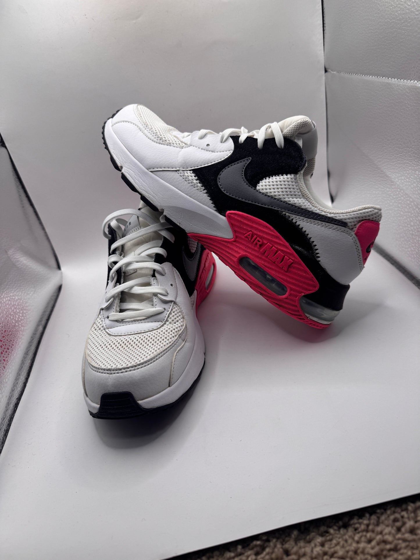 Nike Women’s Air Max Sneakers – Size US 9, White/Black/Pink, Retro Runner Style