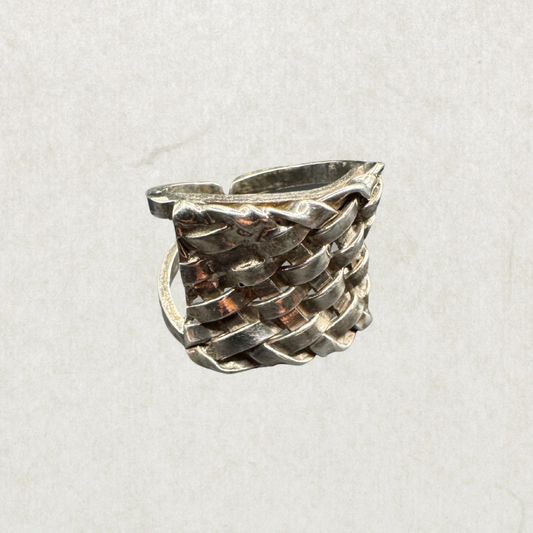 Sterling Silver 925 Ring - Size 8.5