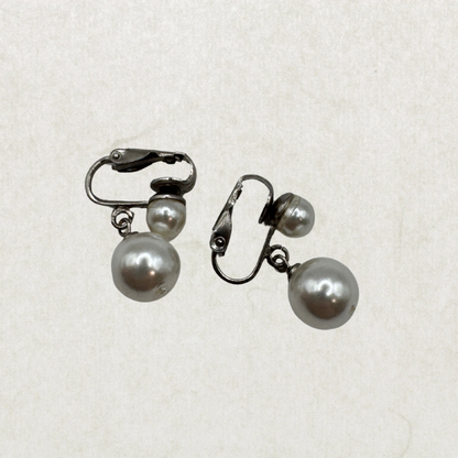 Vintage Pearl Clip-On Earrings – Classic Feminine Beauty