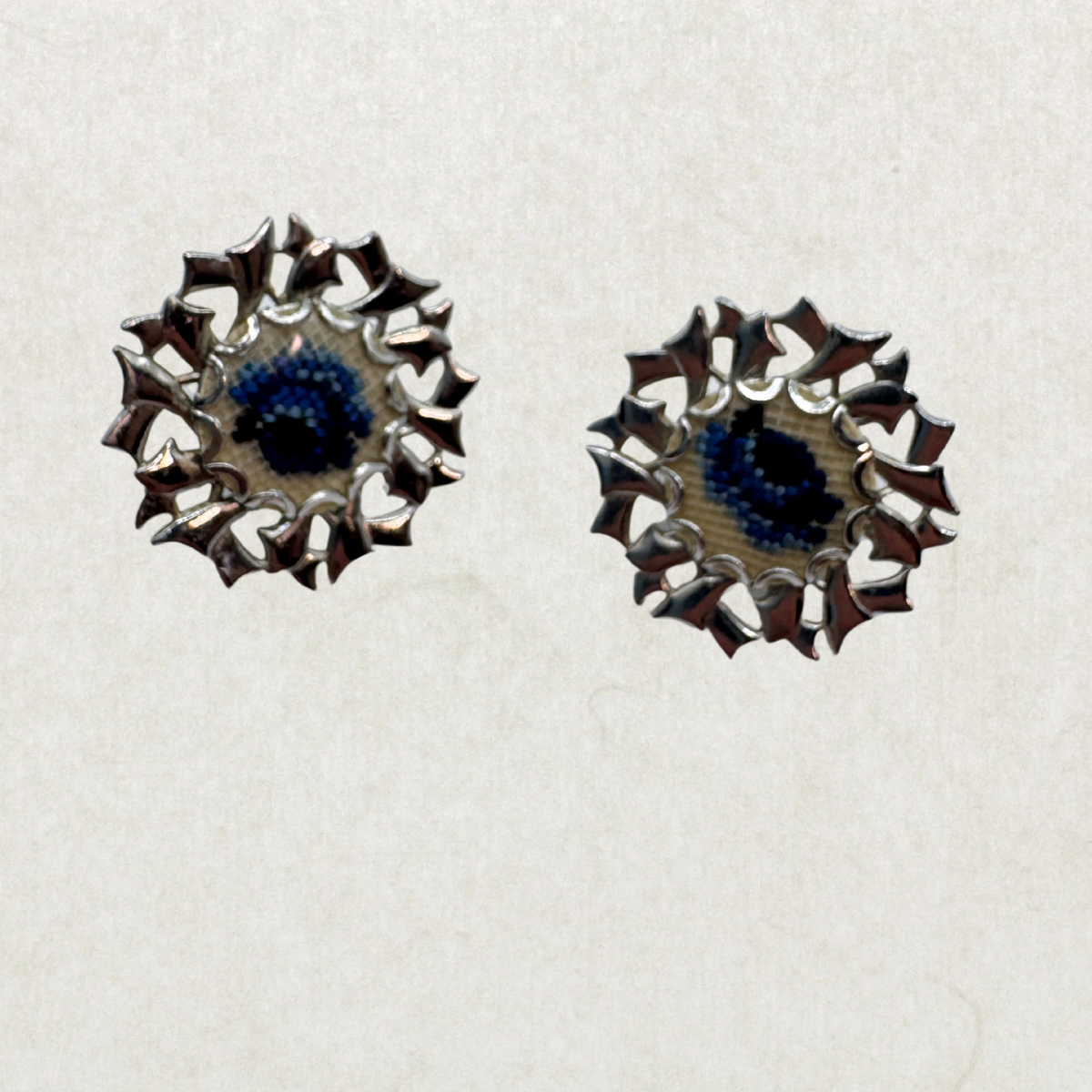 Vintage Silver Tone Clip-On Earrings – Elegant Retro Style