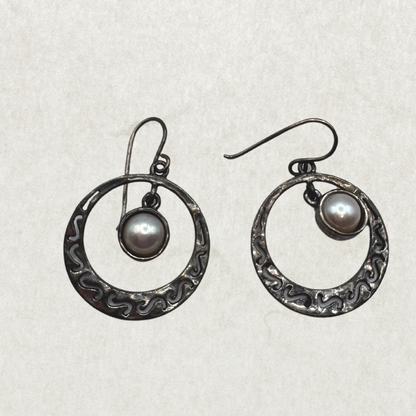 Vintage Israel OR Paz Sterling Silver 925 Hammered Pearl Circle Earrings – Excellent Condition