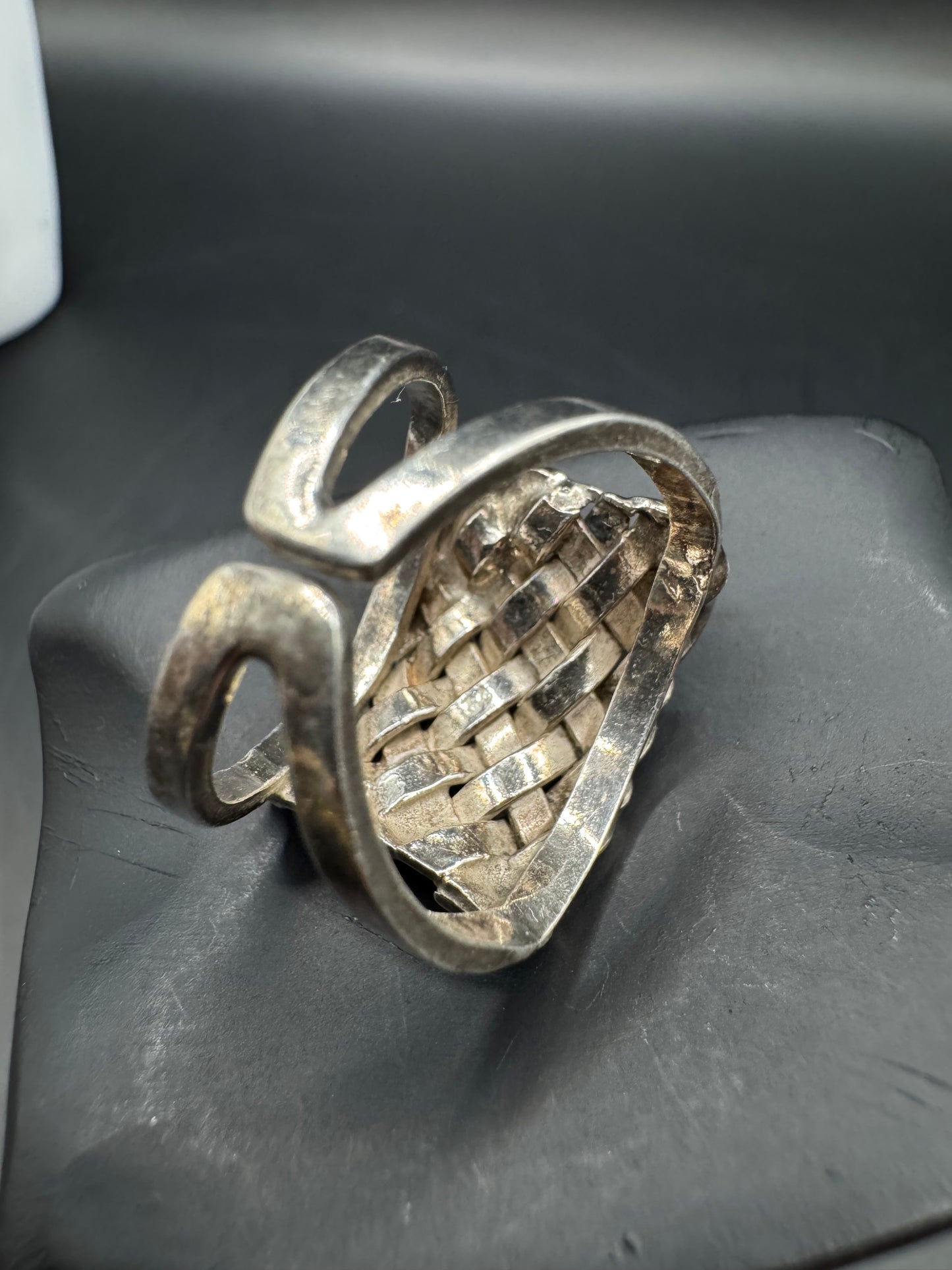 Sterling Silver 925 Ring - Size 8.5