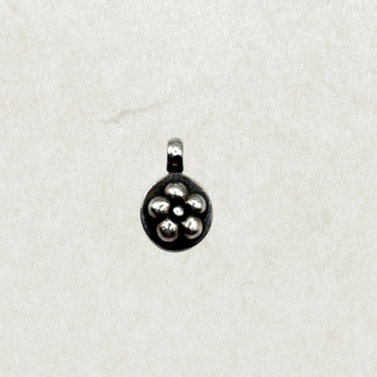 Vintage Sterling Silver Floral Pendant – Excellent Condition