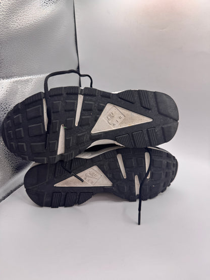 Nike Women’s Air Huarache Run SE 859429-001 – Metallic Hematite / Black / Dark Grey (US 8 / EU 39)