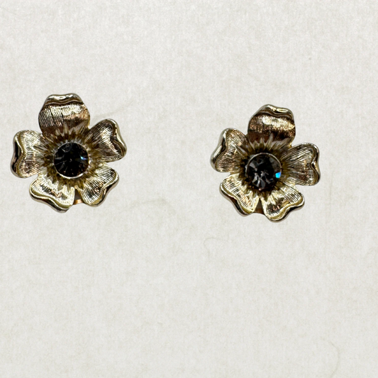 Vintage Floral Clip-On Earrings – Romantic Retro Style