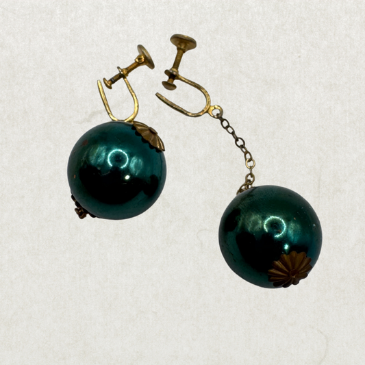 Vintage Hanging  Clip Earrings – Elegant Classic Shape