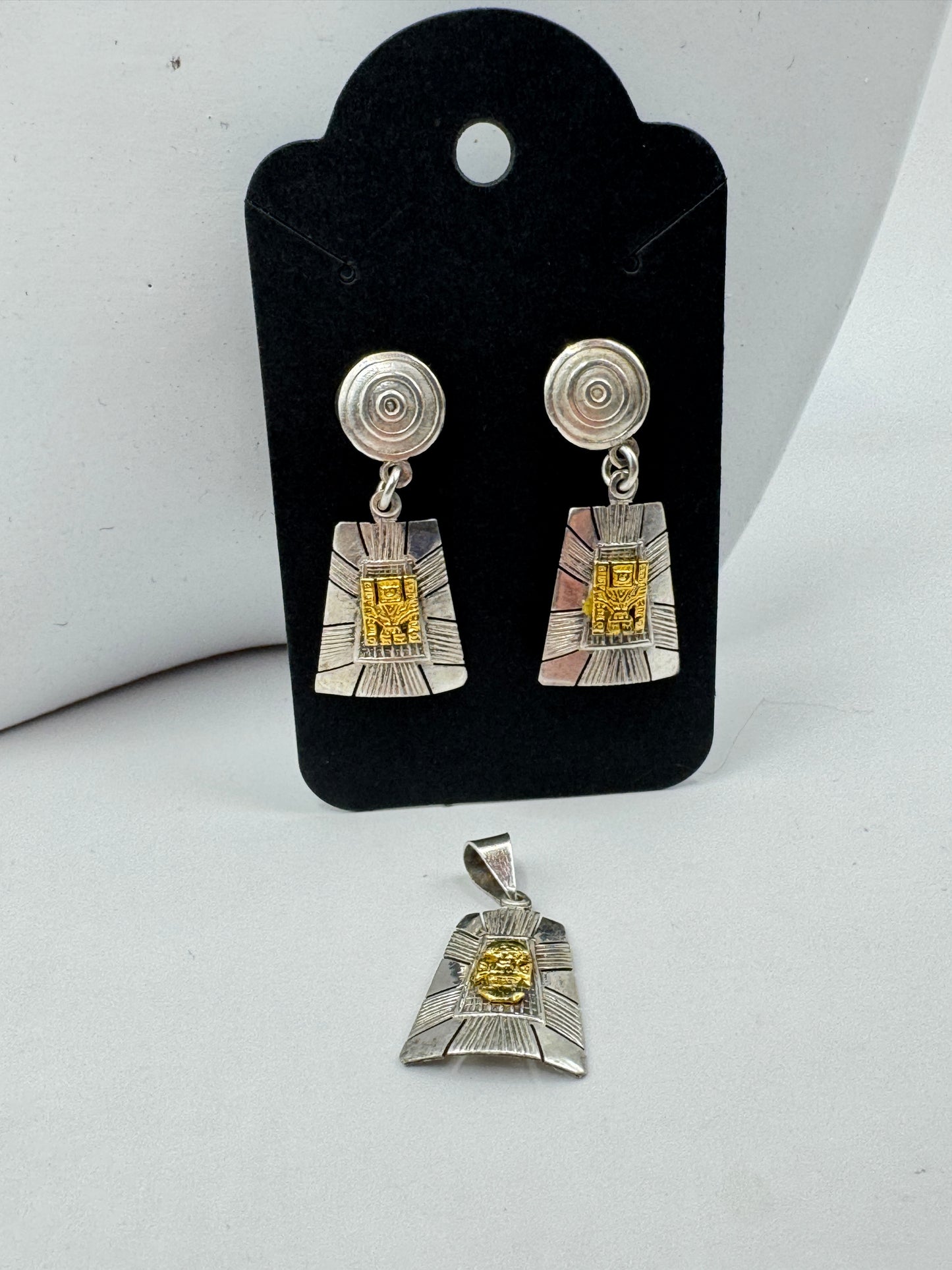 Antique Peruvian 950 Silver & Gold Jewelry Set c.1900–1920 – Earrings & Pendant