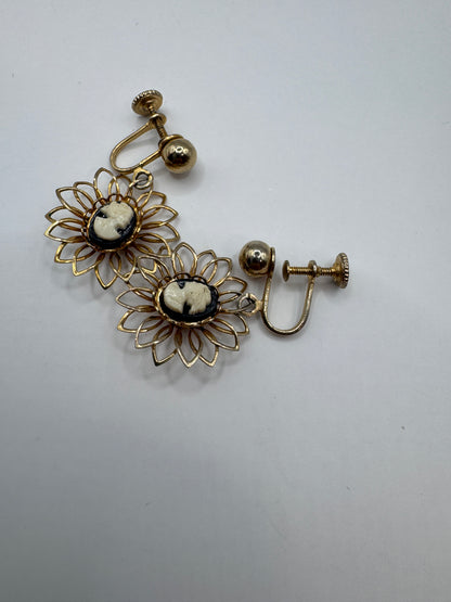 Vintage Statement Clip-Ons – Unique Artistic Design