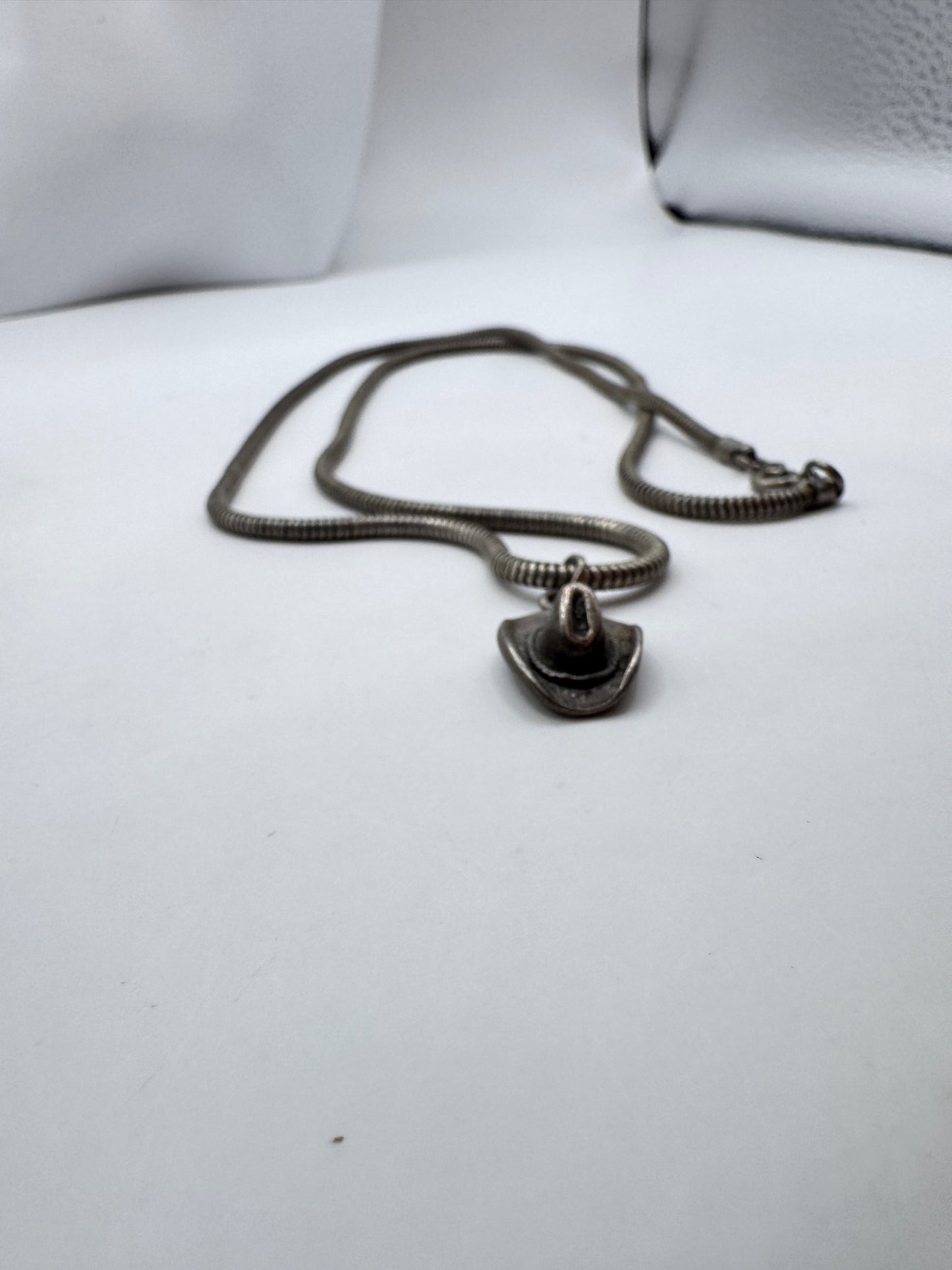 Vintage Heavy Sterling Silver Hat Pendant Necklace – Excellent Condition