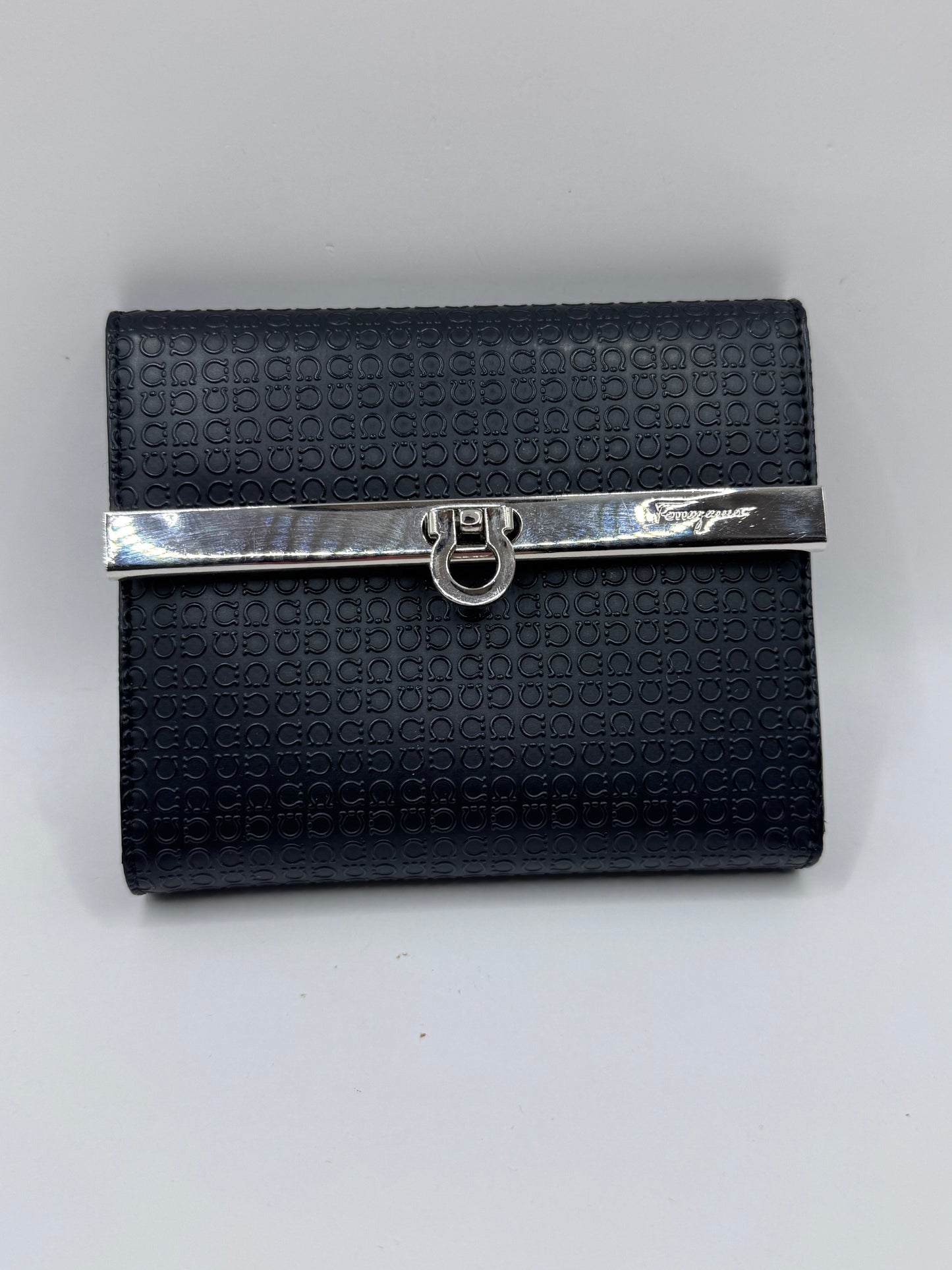 Salvatore Ferragamo Gancini Monogram Bifold Wallet – Excellent Condition