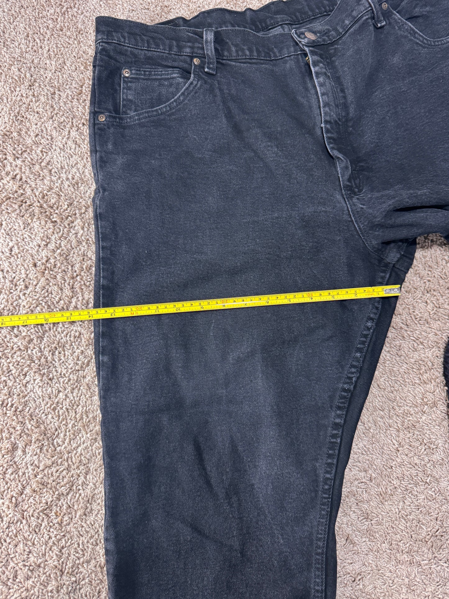 Vintage Wrangler Women’s Jeans – W40 L32, Dark Wash Denim, Classic Straight Leg