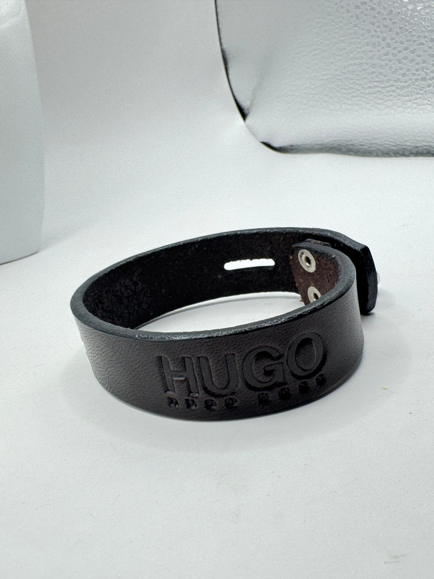 Vintage HUGO BOSS Genuine Leather Bracelet – Black Men’s Designer Wristband 8.5”