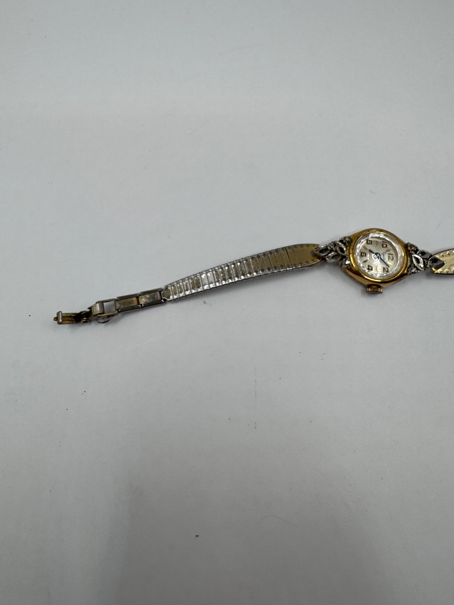 Vintage Dynasty Ladies’ Watch – Two-Tone, Mechanical, Excellent Condition