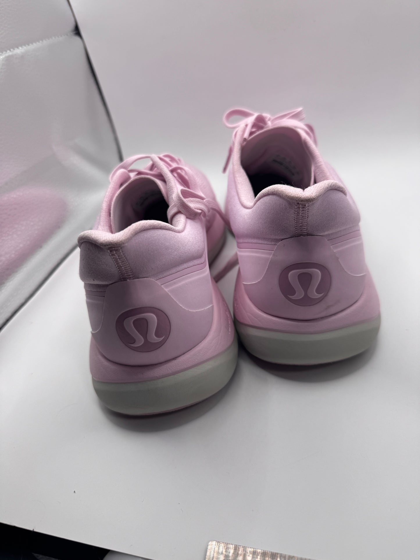 Lululemon Chargefeel Low Workout Shoes – Women’s US 12, Light Pink