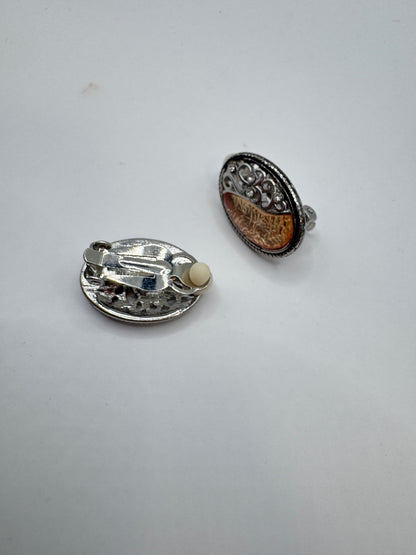 Vintage Clip Earrings – Elegant Statement Retro Jewelry