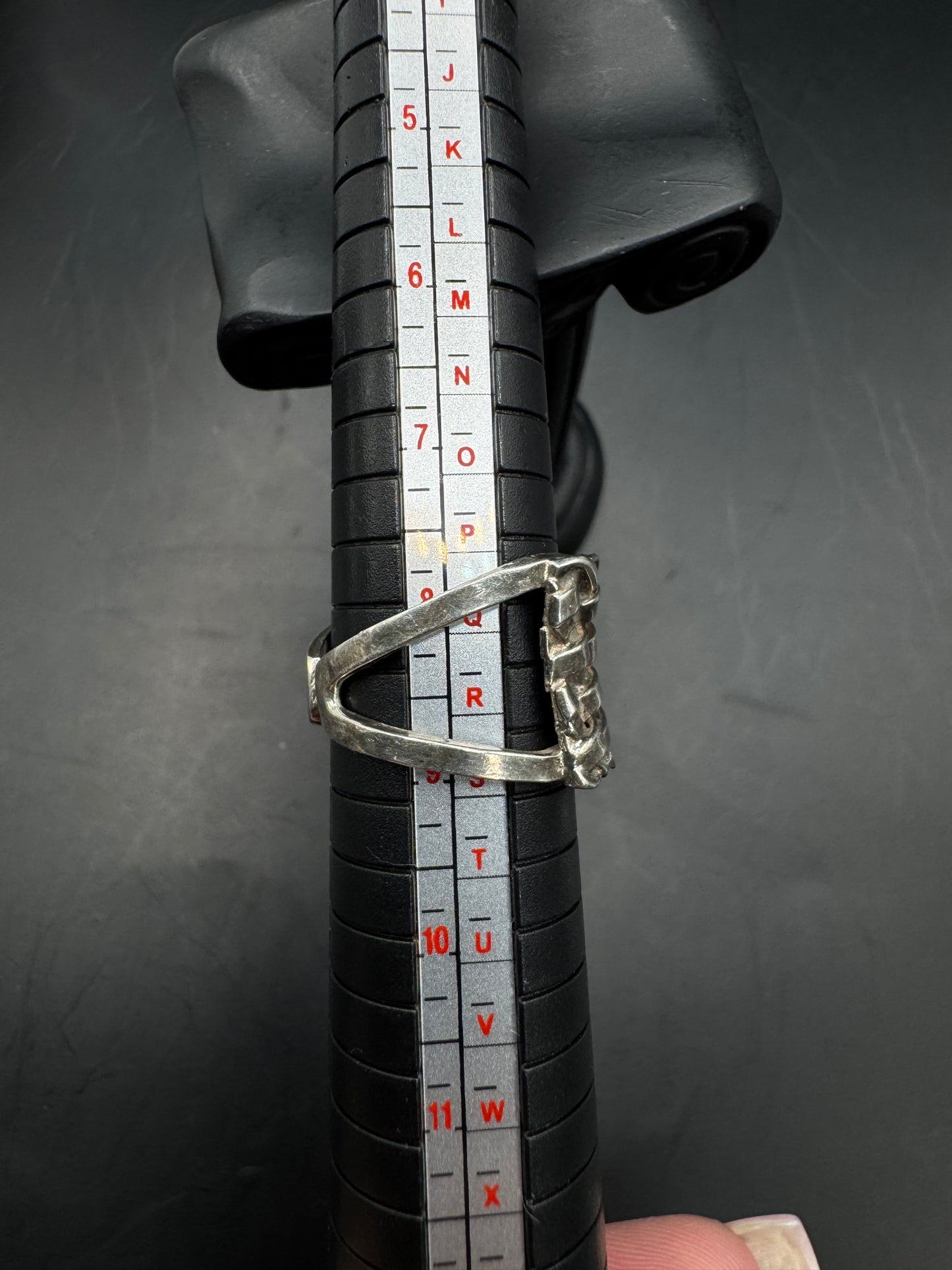 Sterling Silver 925 Ring - Size 8.5