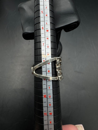 Sterling Silver 925 Ring - Size 8.5