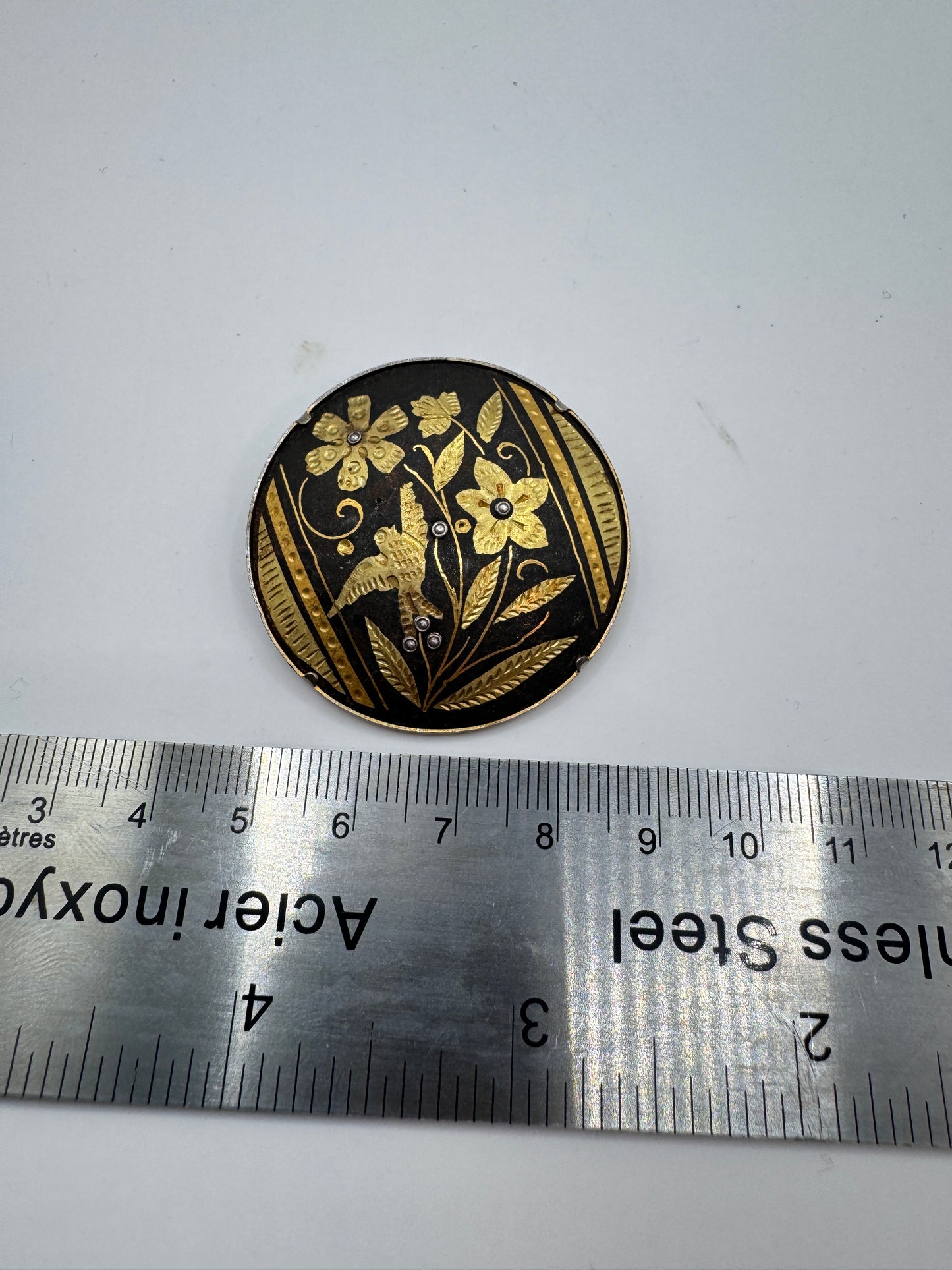 Vintage Damascene Circular Brooch – 1.5” Gold & Black Inlay