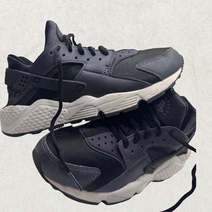 Nike Women’s Air Huarache Run SE 859429-001 – Metallic Hematite / Black / Dark Grey (US 8 / EU 39)