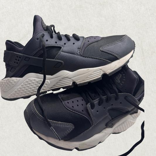 Nike Women’s Air Huarache Run SE 859429-001 – Metallic Hematite / Black / Dark Grey (US 8 / EU 39)