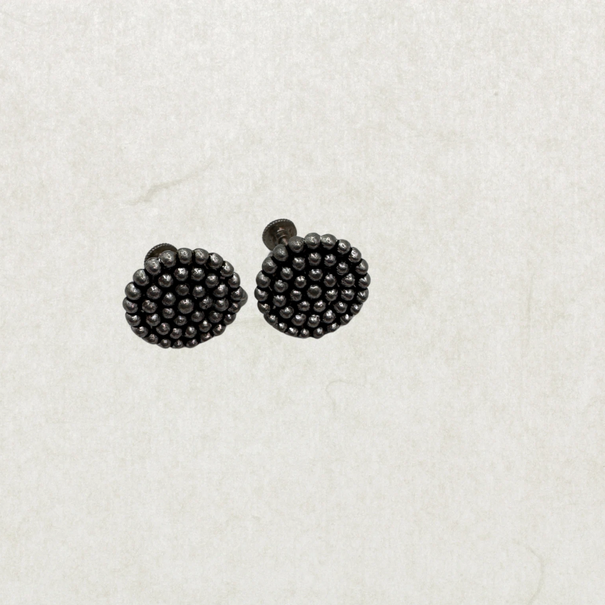 Vintage Silver-Tone Clip Earrings – Timeless Minimalist Design