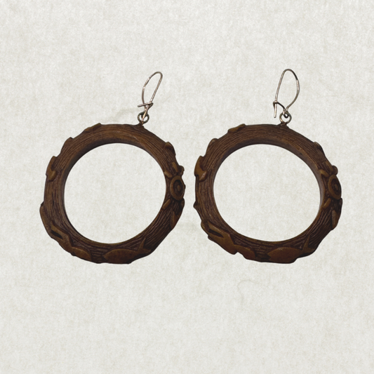 Vintage 80s Carved Plastic Hoop Earrings with 10K Gold Hooks – Excellent Condition