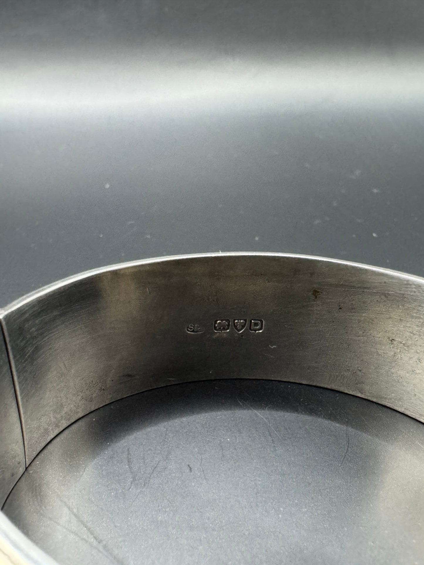 Antique Smith & Ewen Sterling Silver Bangle – Edinburgh 1909, Hand Engraved, Dated 1916