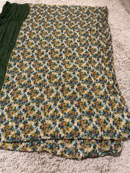 Vintage Women’s Floral Scarf – 100% Viscose, 70” x 27”, Excellent Condition