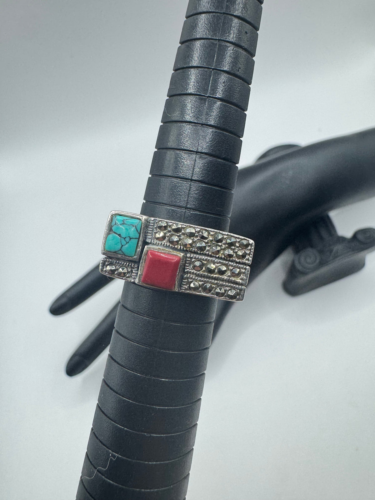 Vintage Native American Style Turquoise & Red Stone Ring – Size 8