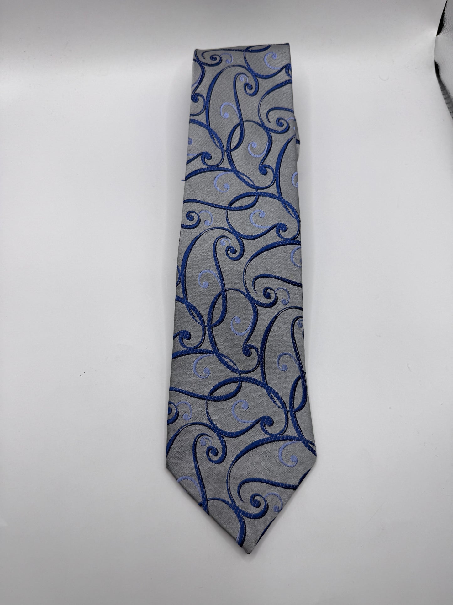 Vintage Van Heusen Silk Tie – 100% Silk, Blue Scroll Pattern