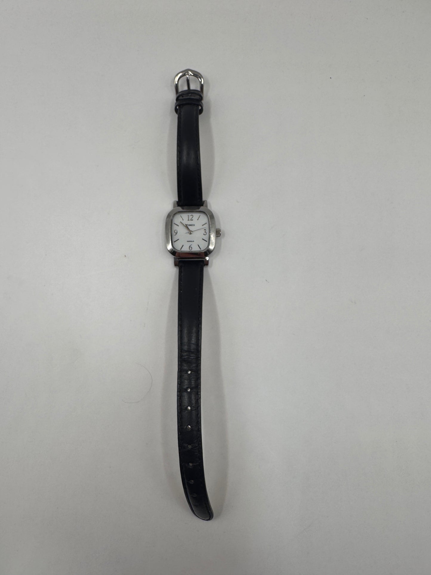 Vintage Timex Indiglo Watch – Classic Silver Case, Black Leather Strap