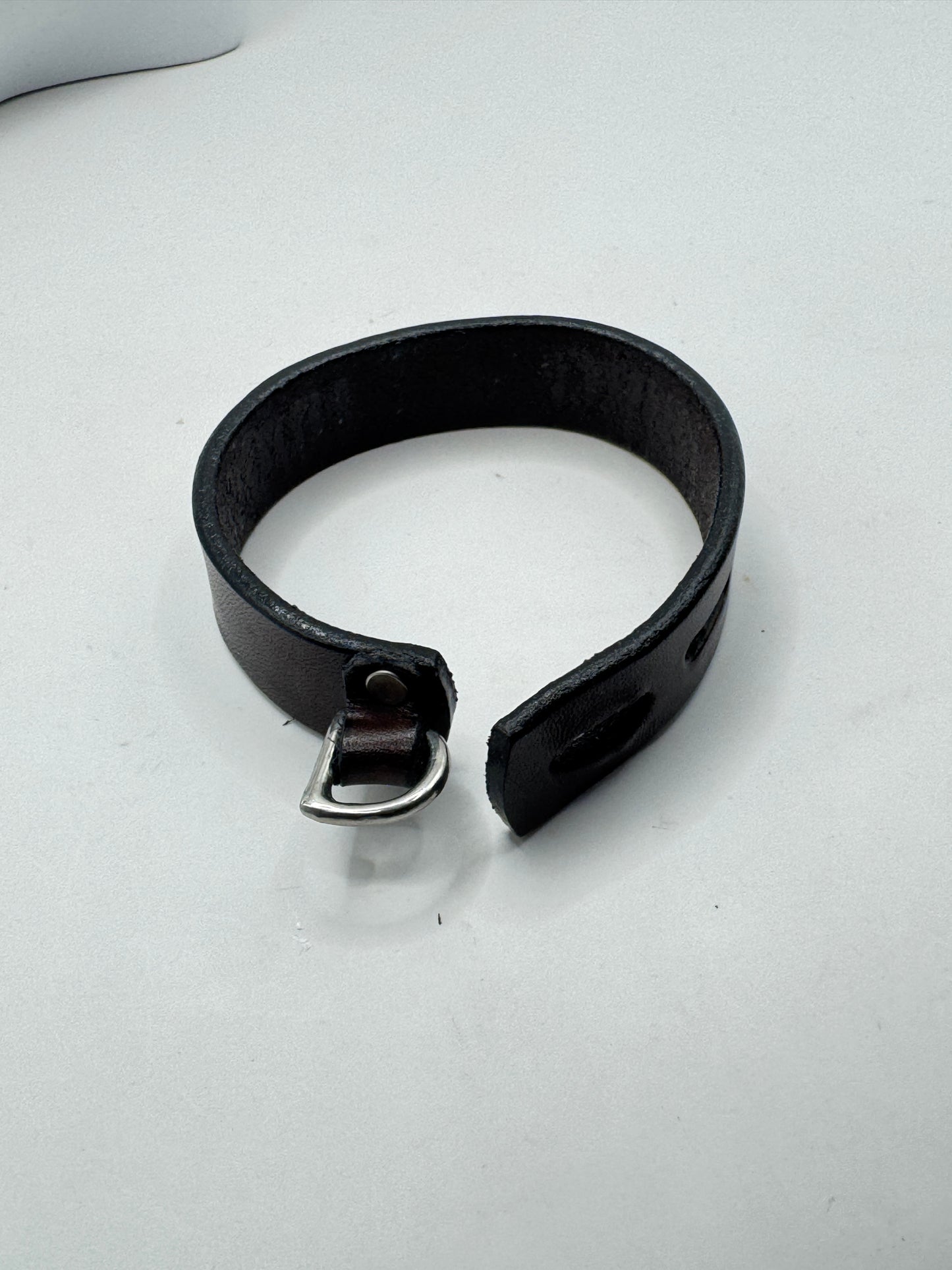 Vintage HUGO BOSS Genuine Leather Bracelet – Black Men’s Designer Wristband 8.5”