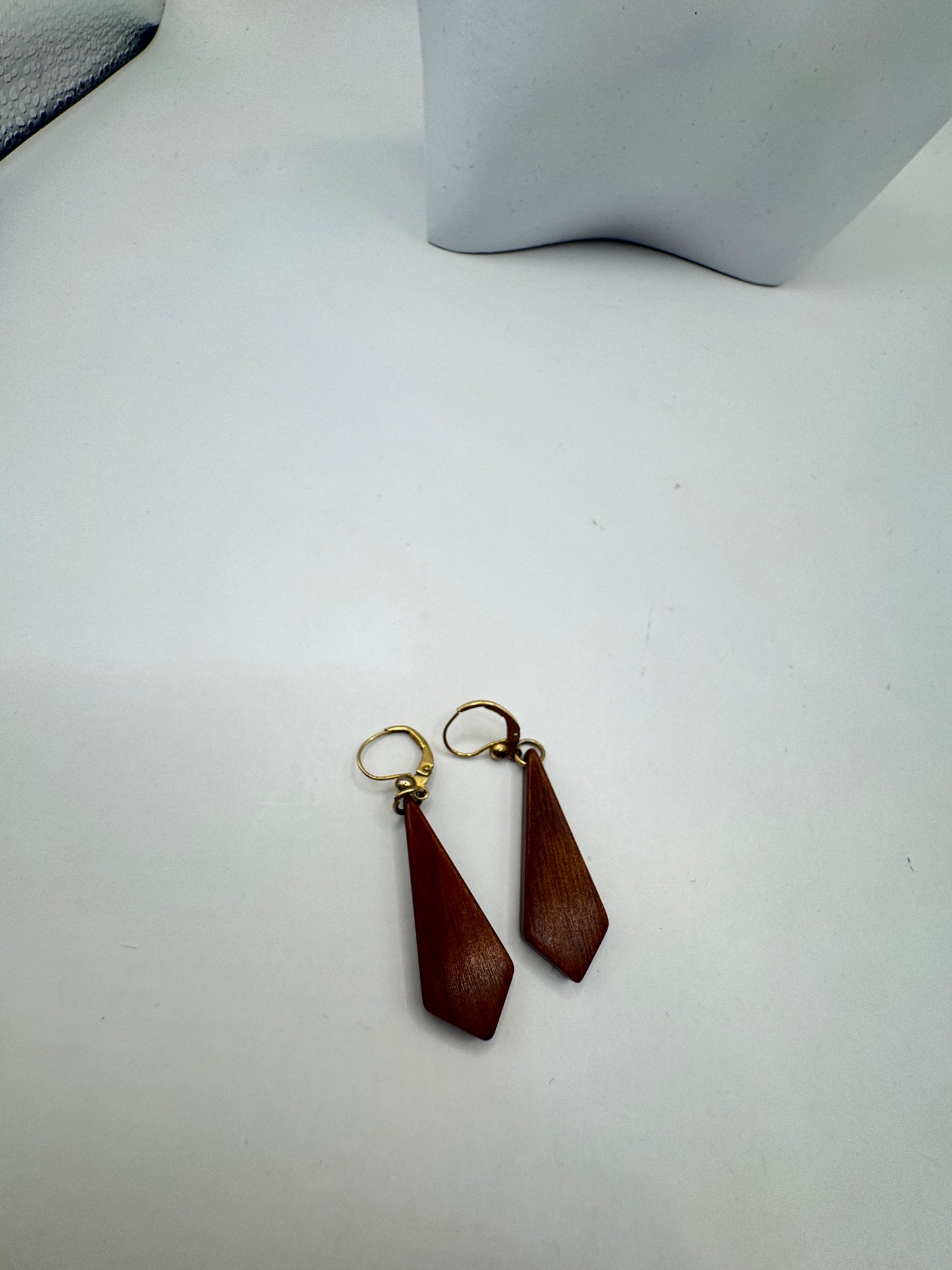 Vintage Red Wood Drop Earrings with 14K Gold Hooks – Excellent Condition