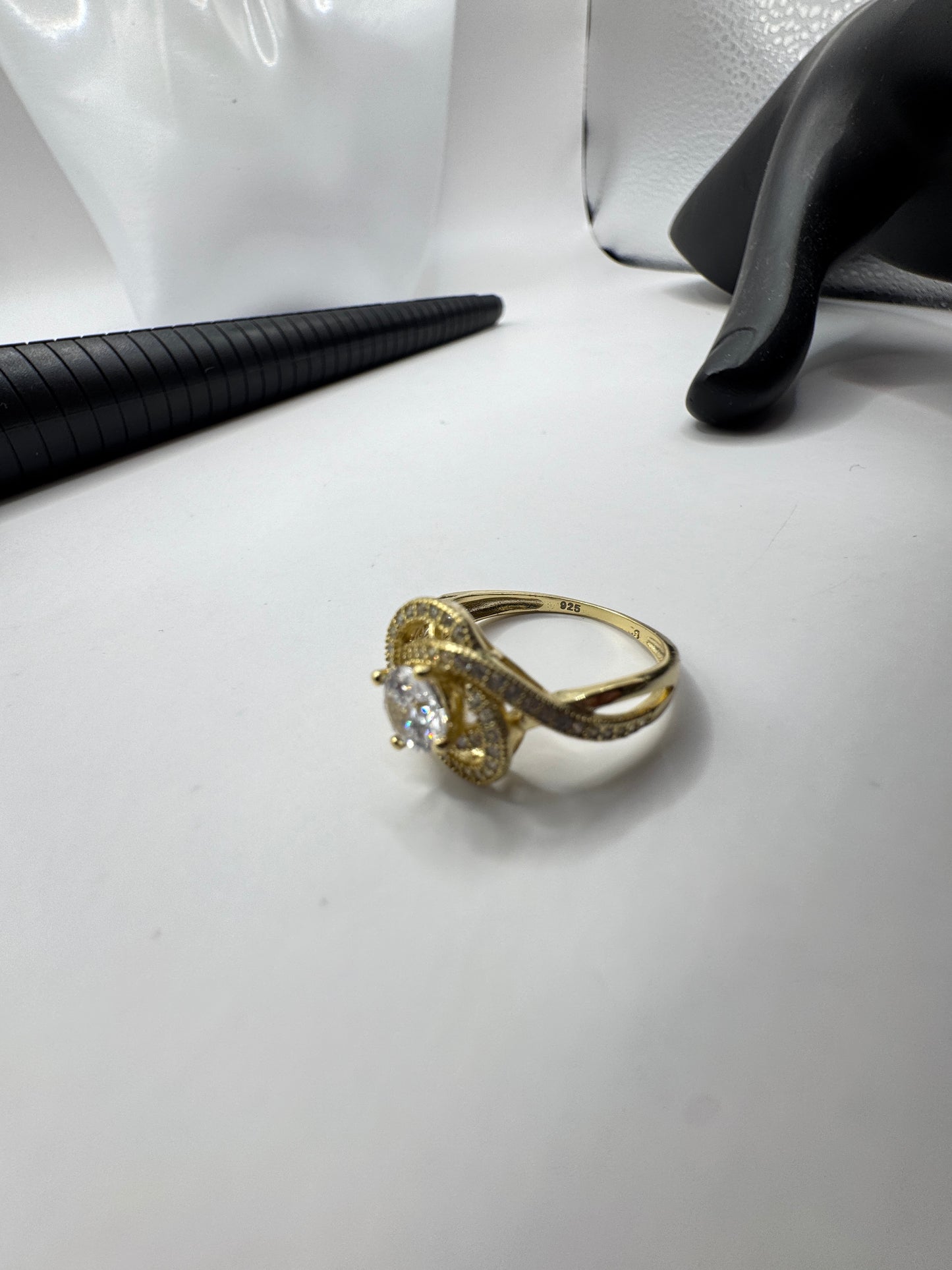 Beautiful Vintage Sterling Silver 925 Gold-Plated Ring – Size 7, Excellent Condition