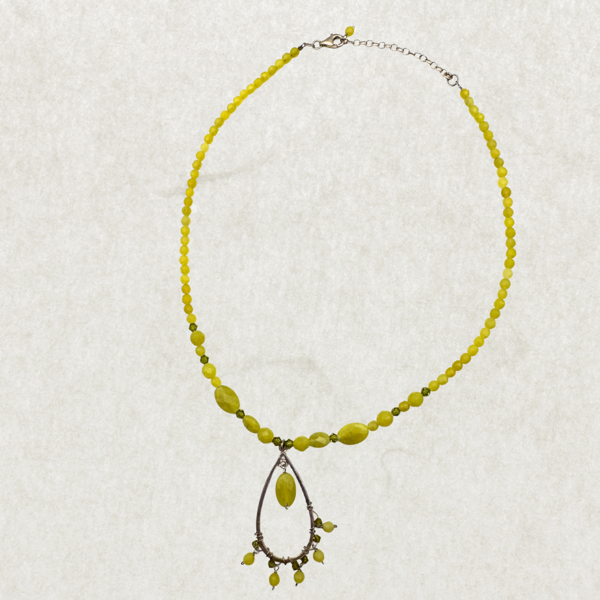 Vintage Handmade Green Jade Gemstone Necklace – Wire-Wrapped Teardrop Pendant, 925 Clasp