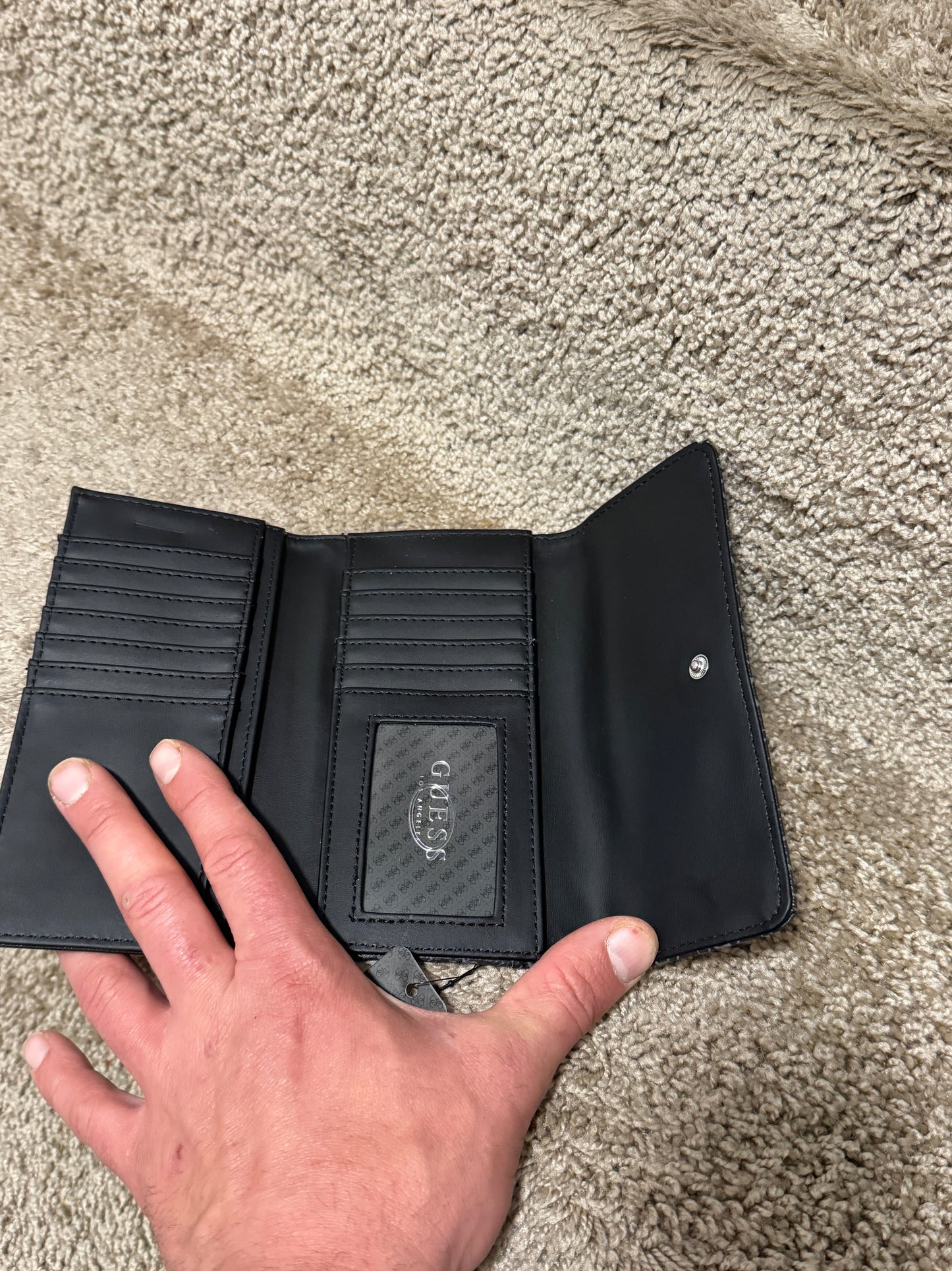 BNWT Guess Los Angeles Thornton Black Logo Slim Wallet Clutch – Monogram Zip Wallet 7” x 4”
