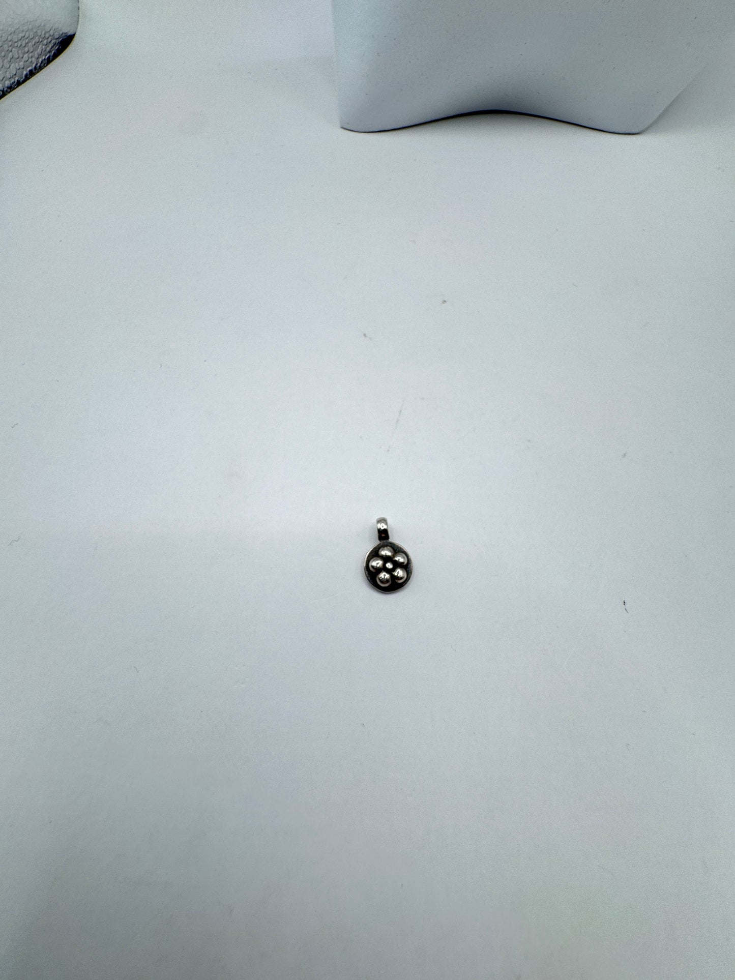 Vintage Sterling Silver Floral Pendant – Excellent Condition