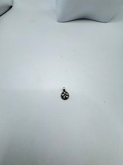 Vintage Sterling Silver Floral Pendant – Excellent Condition